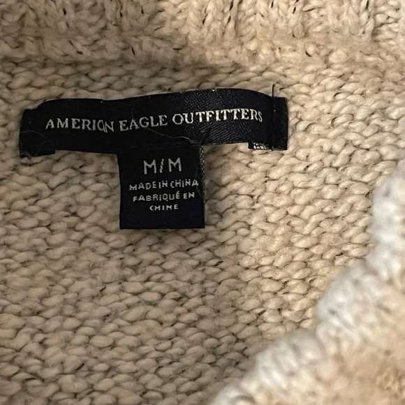 AMERICAN Eagle turtleneck, cropped sweater. Ivory color.
Size: medium - Picture 6 of 9